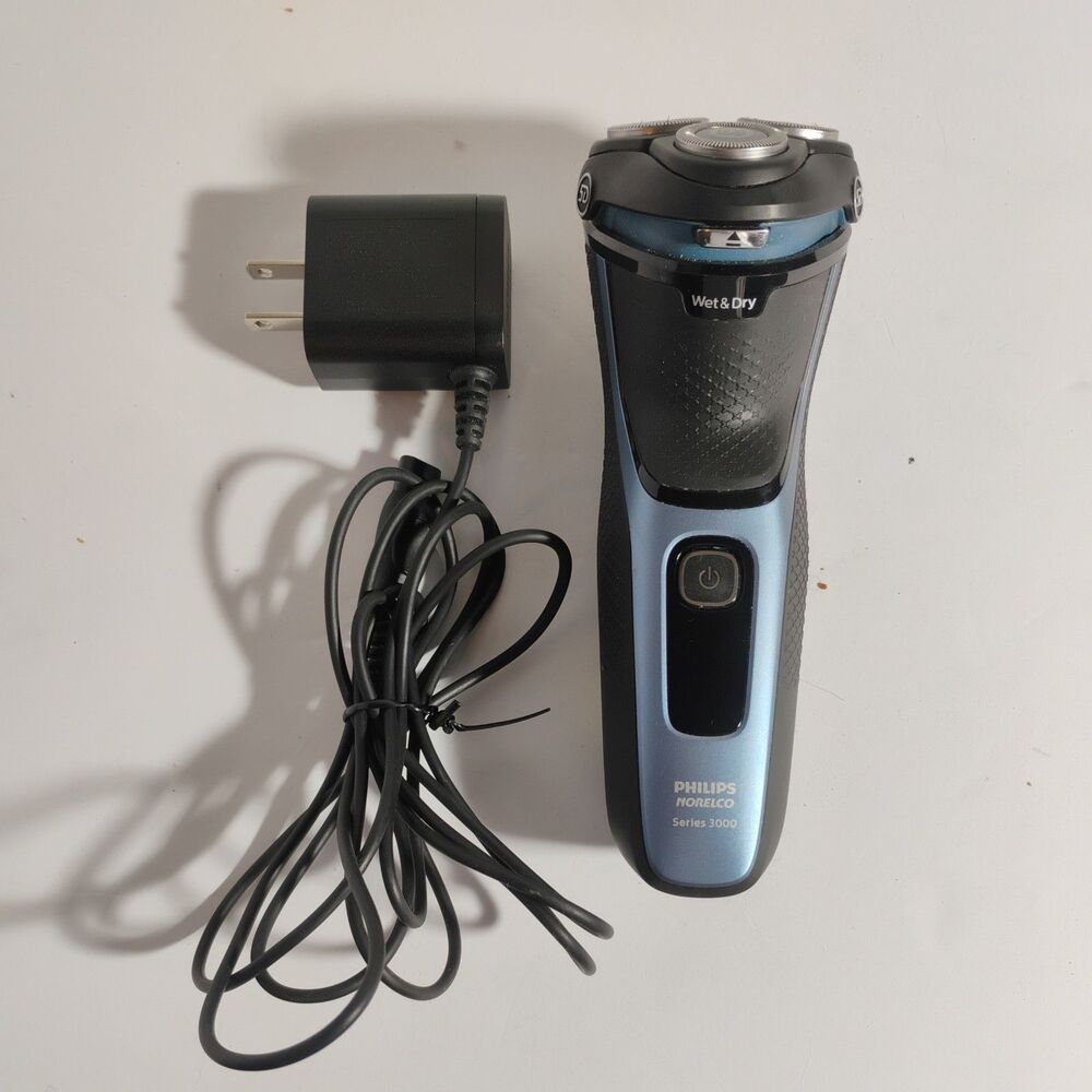 Philips Norelco Shaver 3000 Series Rechargeable Wet & Dry Shaver Blue W/charger